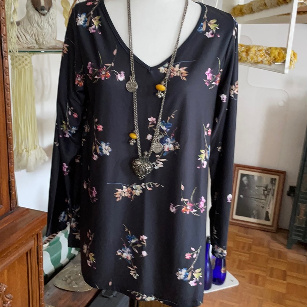 Nwt Sakurafiua tunic